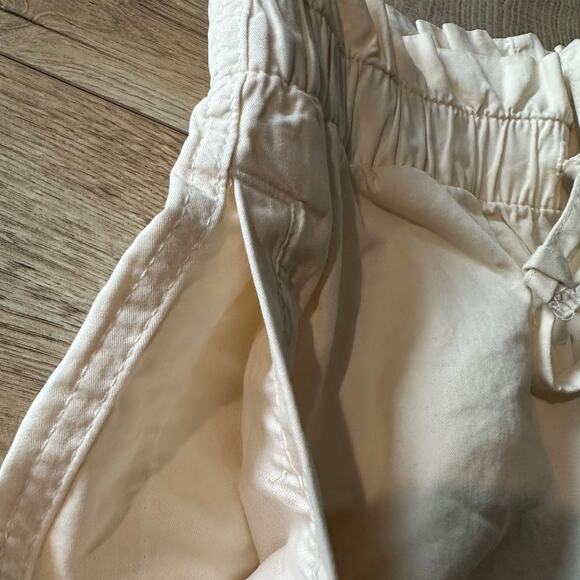 Abercrombie & Fitch Cream Twill Paper Bag Cuffed Pull on Shorts M - Picture 6 of 11